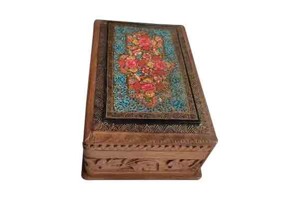 #alt_tagwooden box in saudi arabia